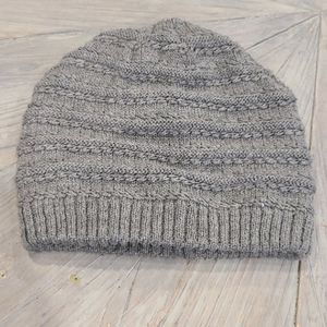 Hot Paws Grey knit Hat